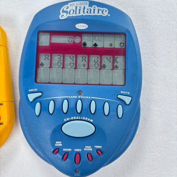 Vtg Handheld Game Lot of 2 Big Screen Solitaire Connect Four - Tested Works - Picture 2 of 4